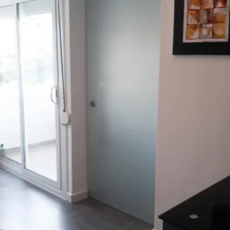 One Bedroom Flat In Fenals For 4 People Appartement *